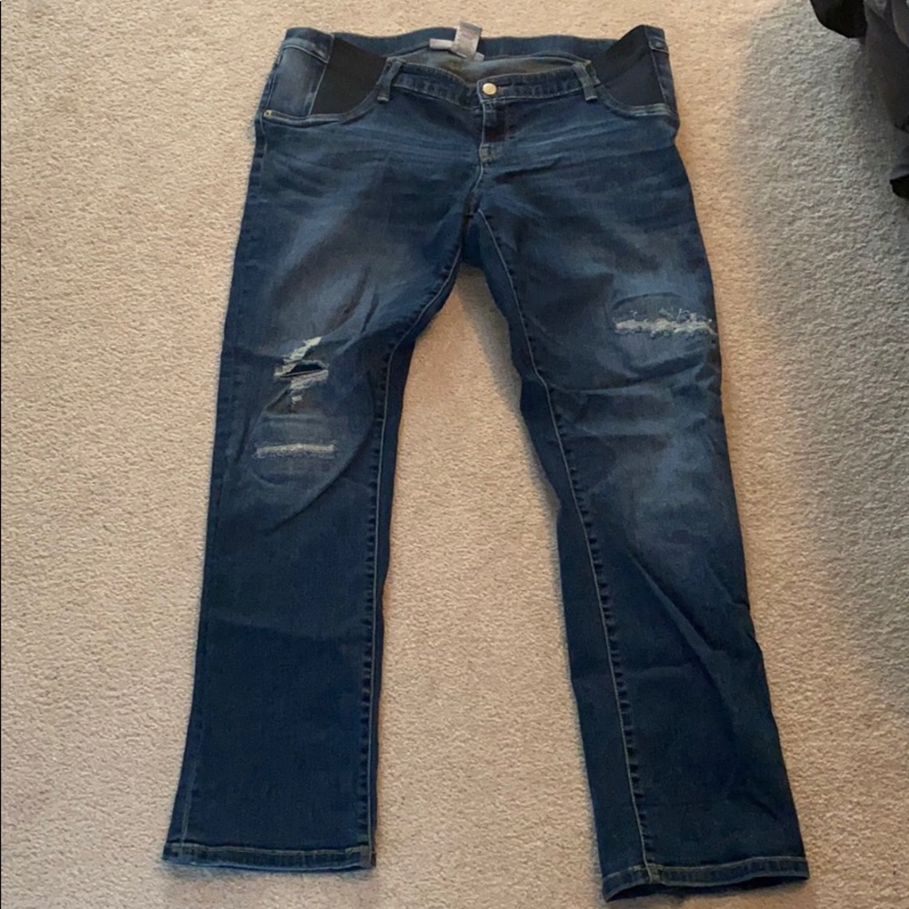 Distressed maternity jeans